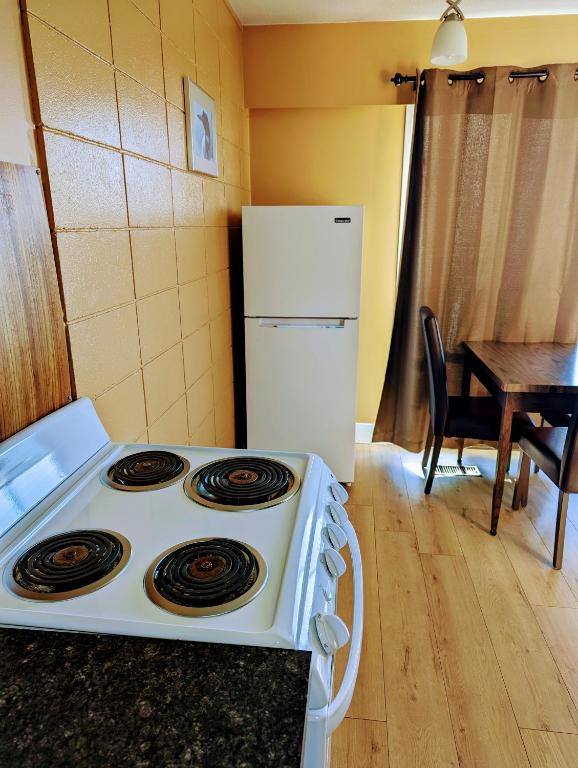 Oceanfront Full Kitchen Suite with Private Balcony 2 Queen - Photo 25